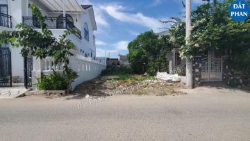 Lô đất thổ cư 93m2 mặt tiền đường Nguyễn Chí Thanh gần siêu thị Vincom 16/4